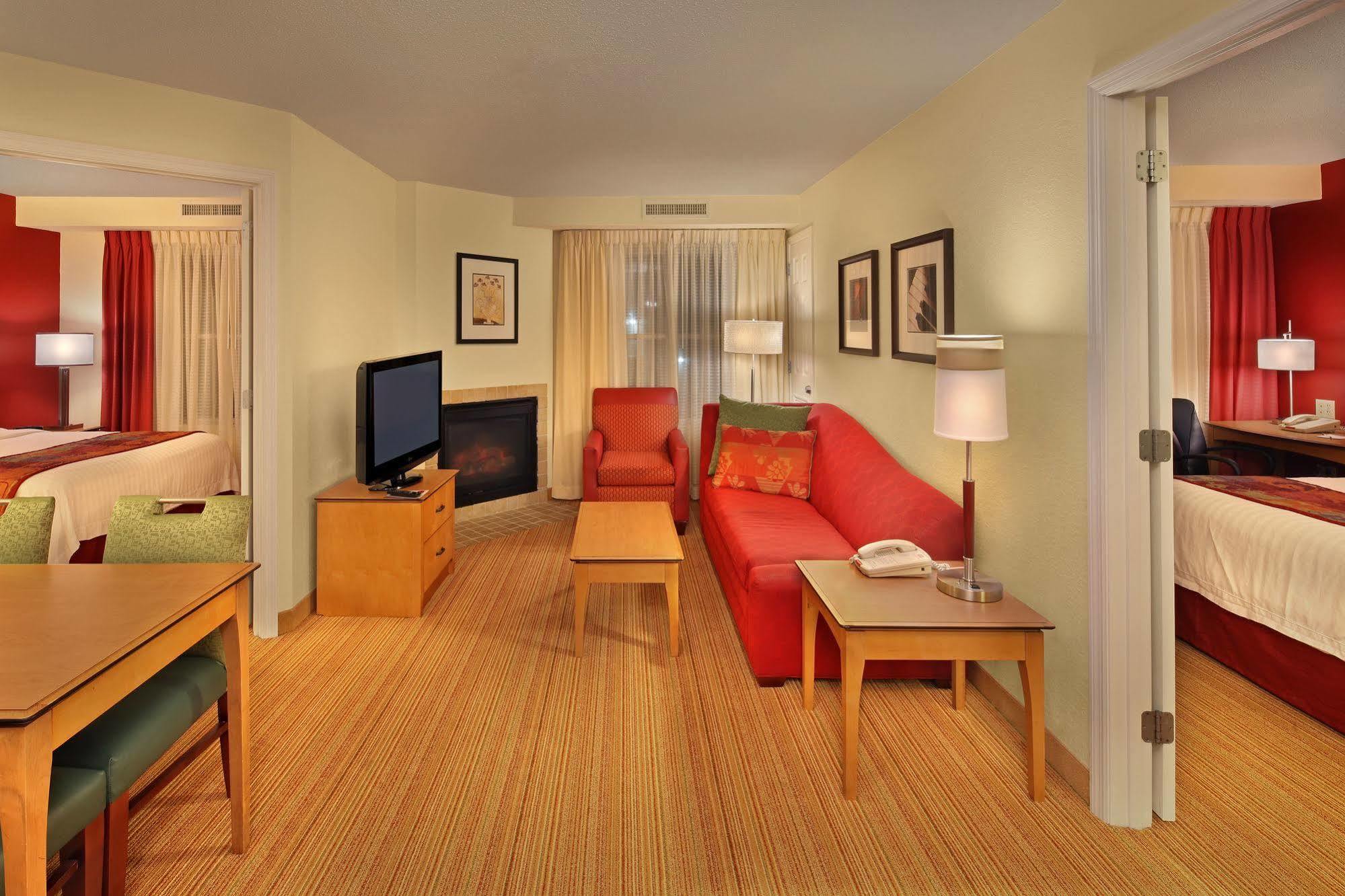 Residence Inn Саутингтон Экстерьер фото