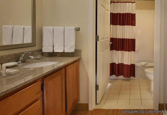 Residence Inn Саутингтон Экстерьер фото